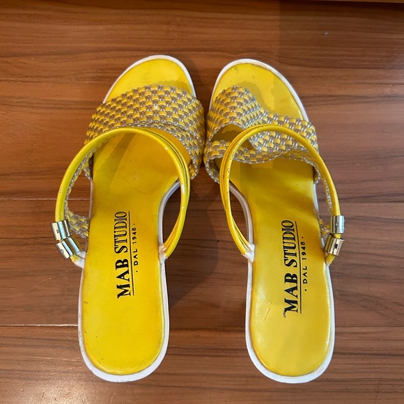 yellow summer heels - Picture 4 of 4